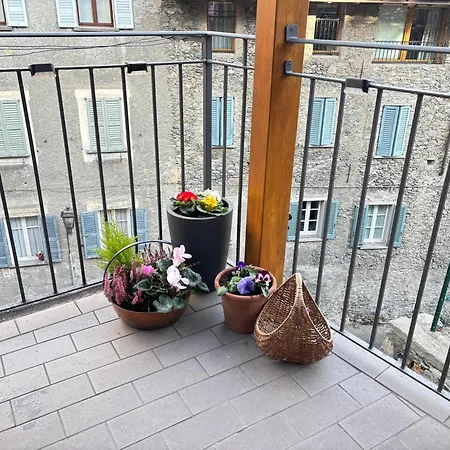 Casa Di Gio Feriehus Sondrio