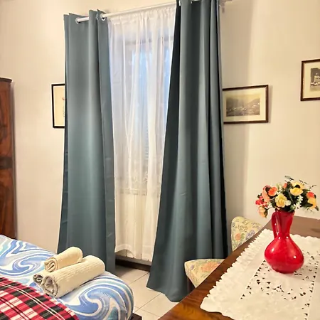 Casa Di Gio Feriehus Sondrio